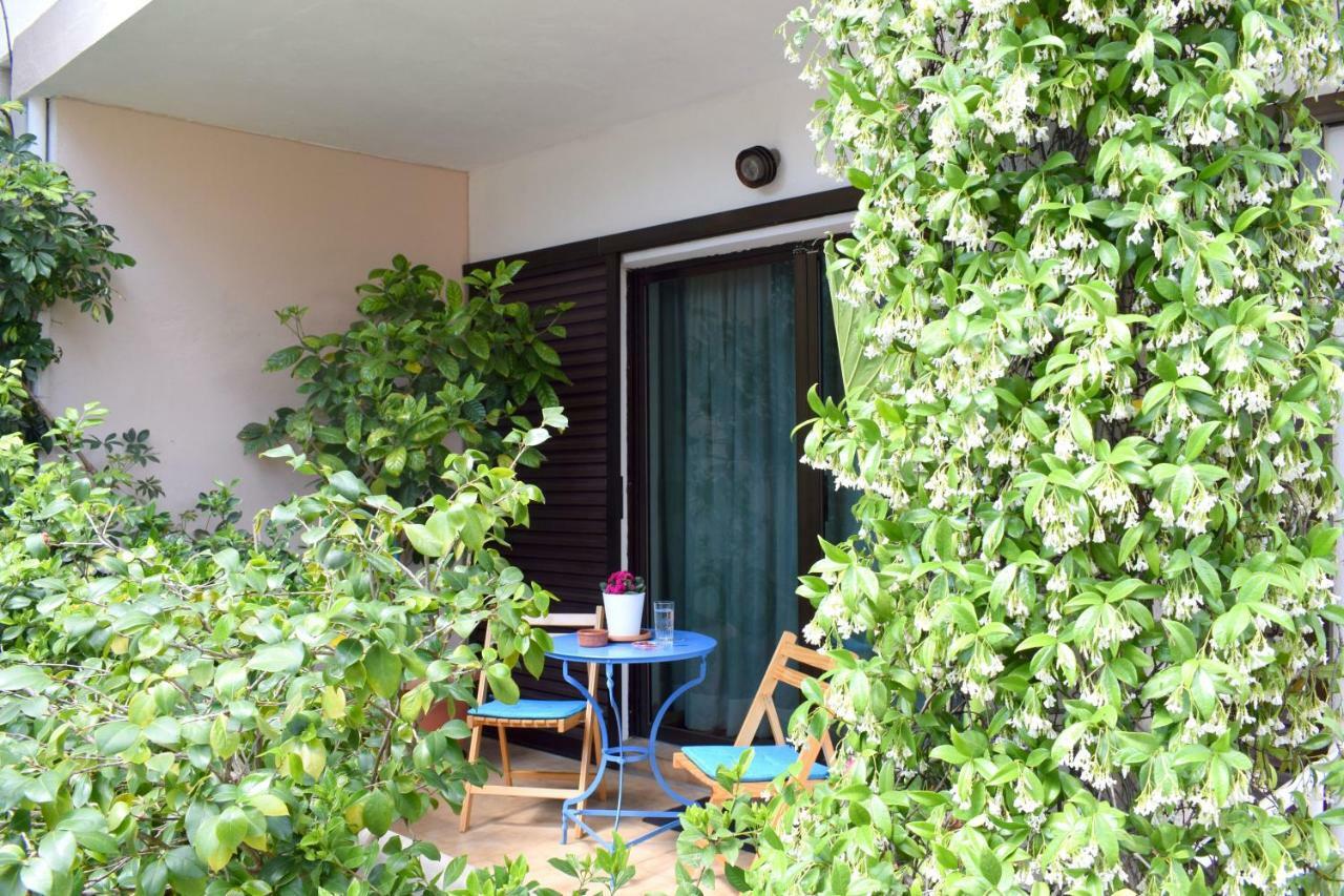 Violet Bedroom And Apartment Спата Екстер'єр фото
